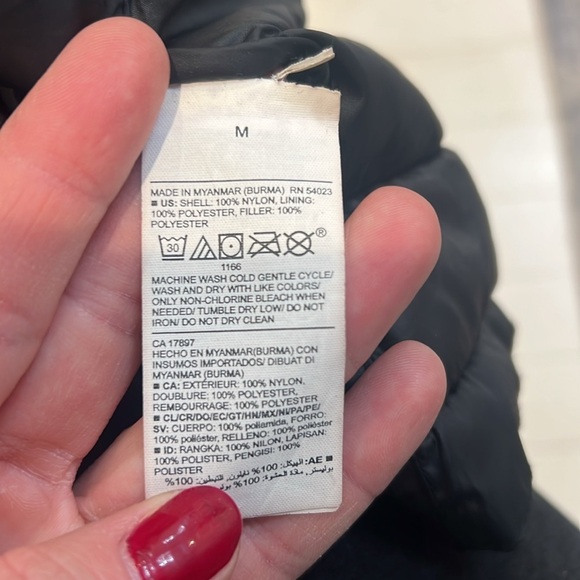 Old navy Active black down puffer coat size medium. - Picture 9 of 9